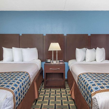 Travelodge By Wyndham Savannah Area/Richmond Hill Exterior photo