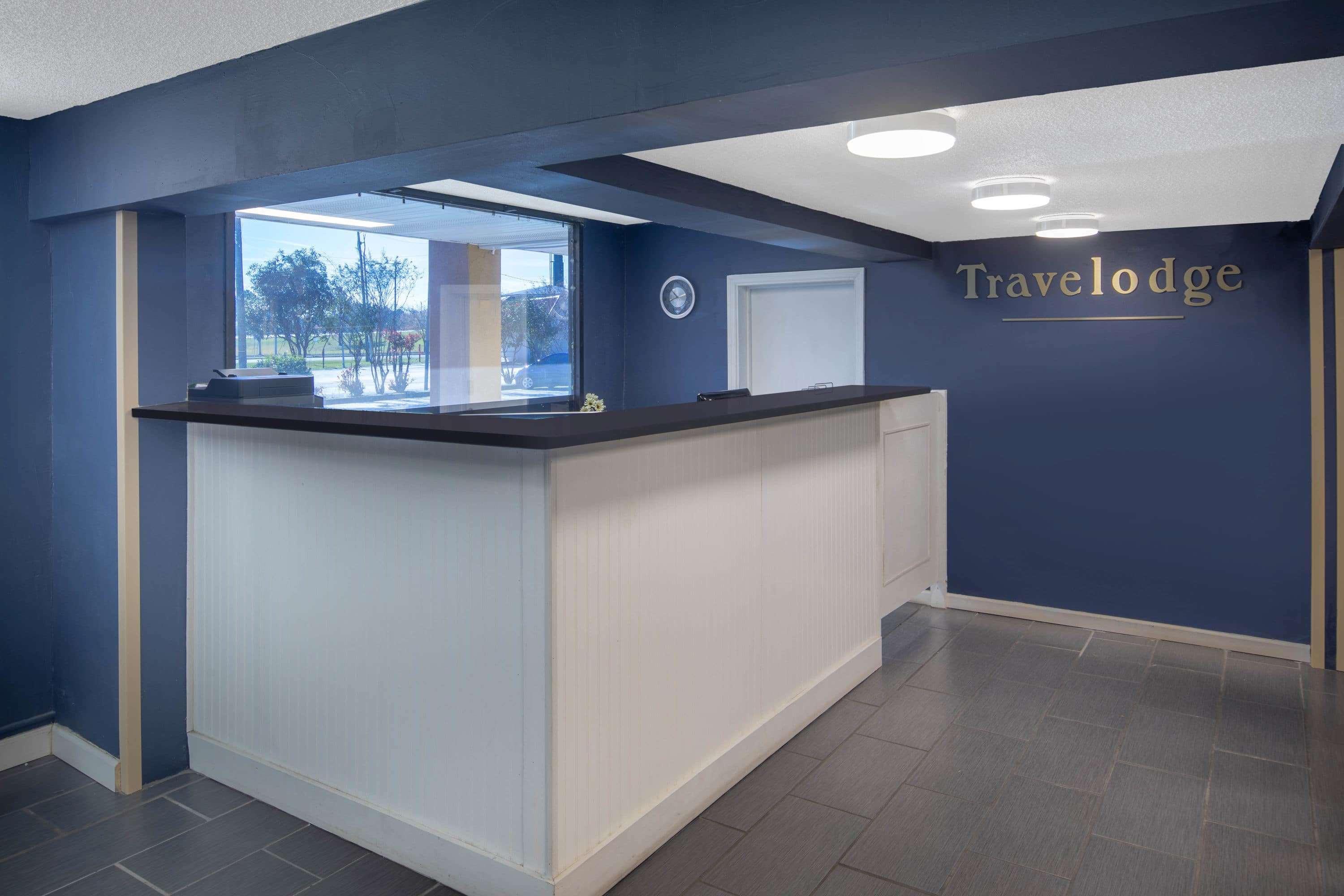 Travelodge By Wyndham Savannah Area/Richmond Hill Exterior photo